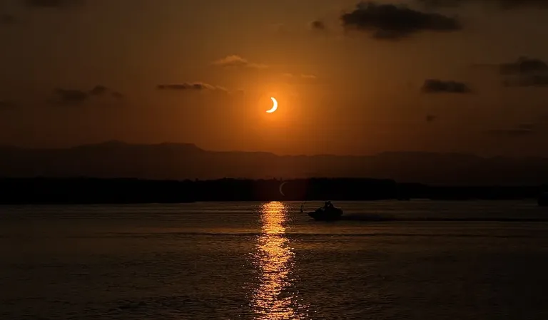 partial eclipse (2026)
